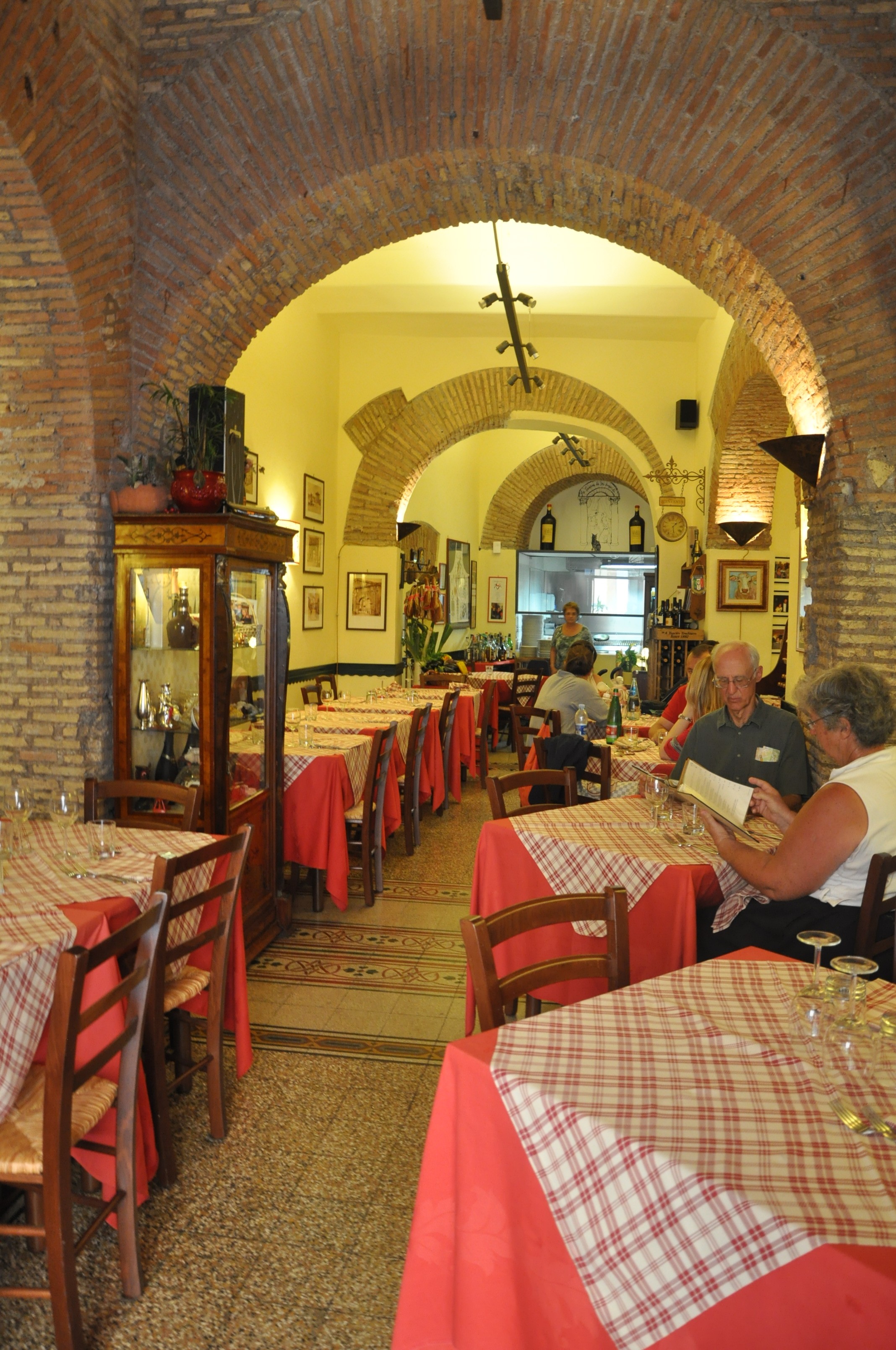 The Dos and Don&#039;ts of Eating in Italy