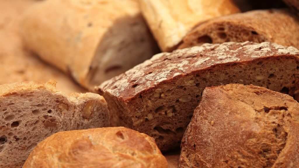 Even if you don’t touch that bread, you might still be charged “pane e coperto”