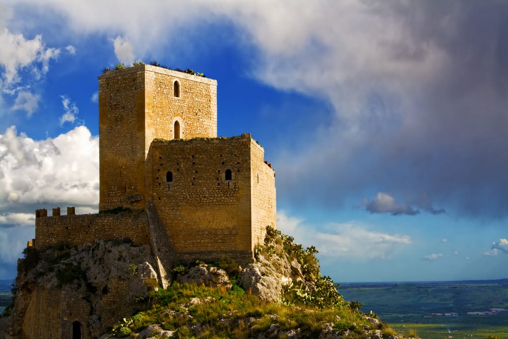 5 More Beautiful Castles in Italy