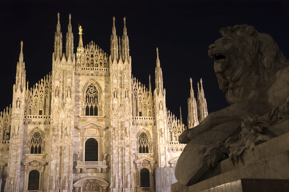 Milan's Duomo stands lording over the PIazza del Duomo. Learn 6 amazing facts about it.
