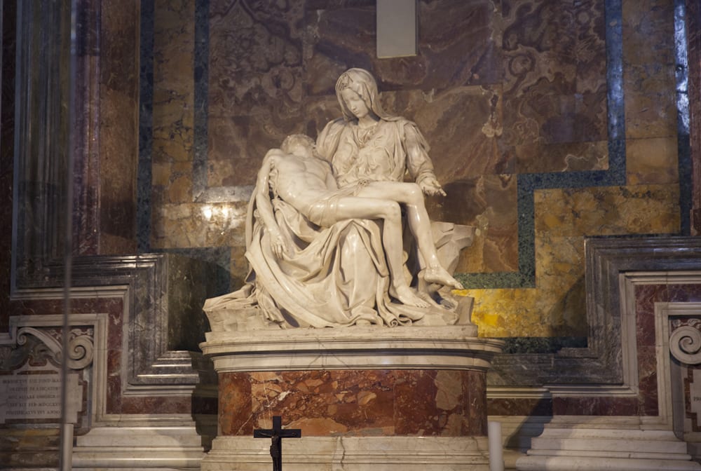 Michelangelo's Pietà statue in St Peter´s Basilica