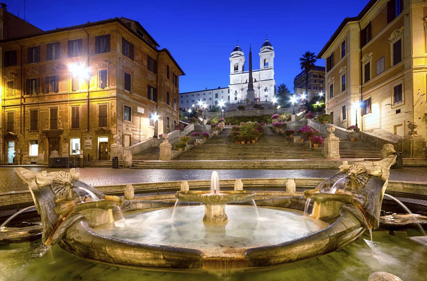 Piazza di Spagna di notte.