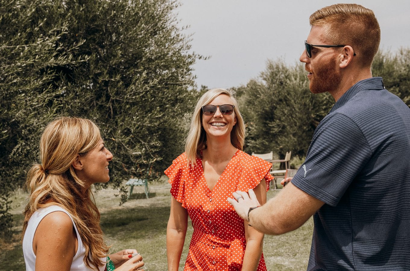 3 visitors in tuscany reviewing italy travel tips