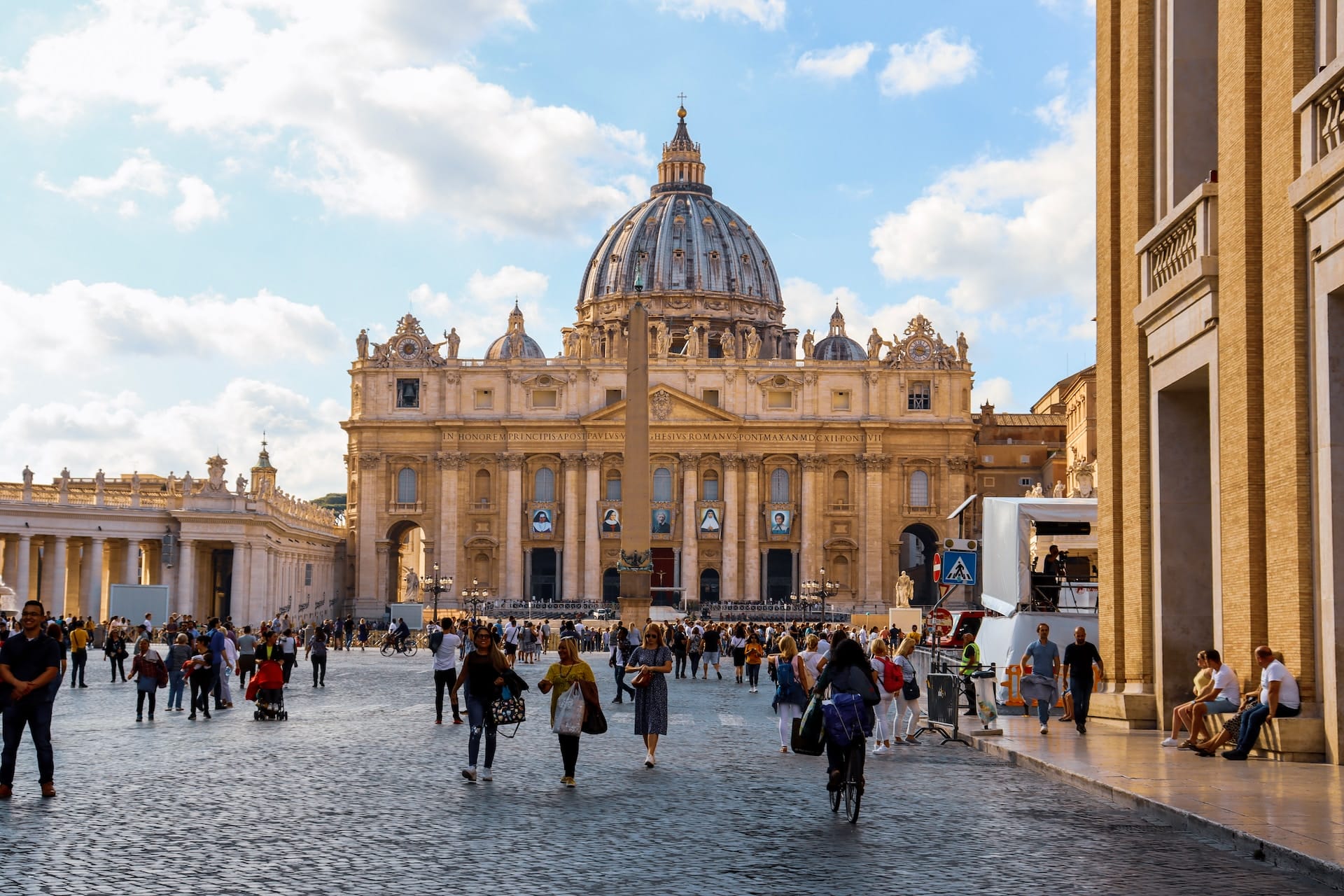 Basilica di San Pietro, Vatican City blue skies