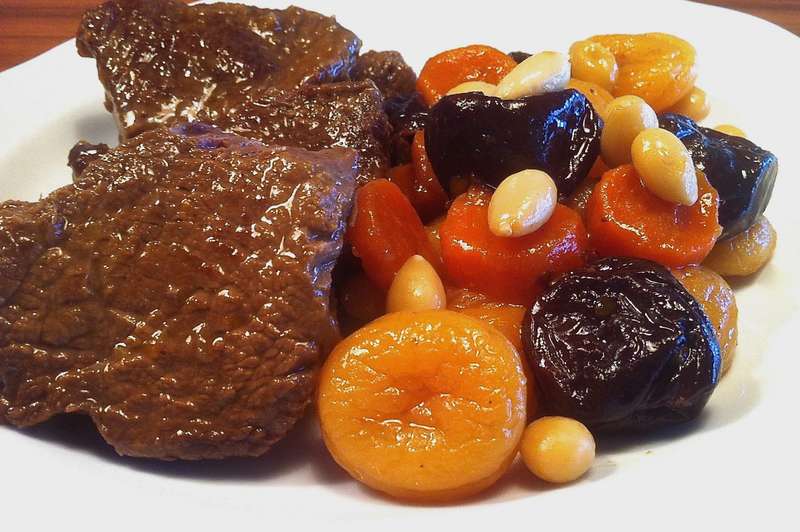 Christmas Veal with fruit and nuts