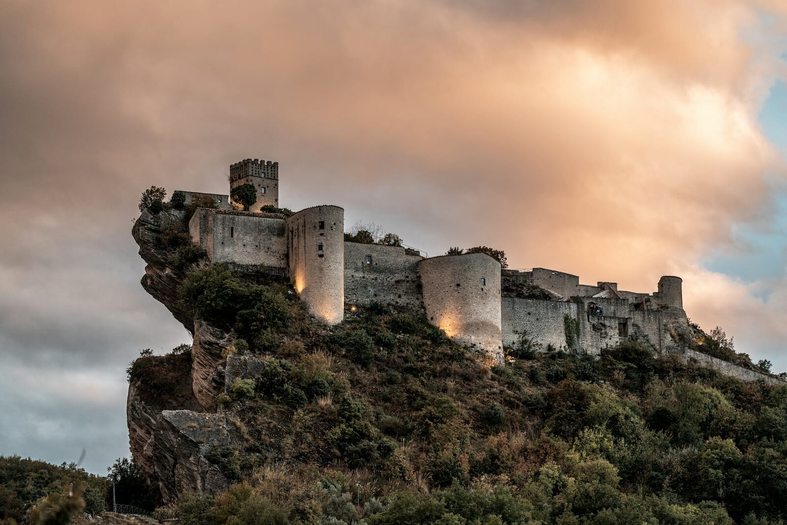 where to visit in abruzzo