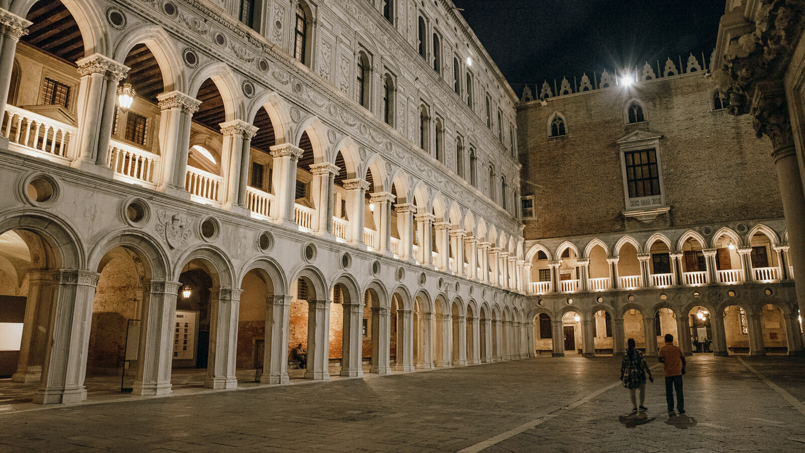 Alone in St Marks and Doges tour with walks of italy