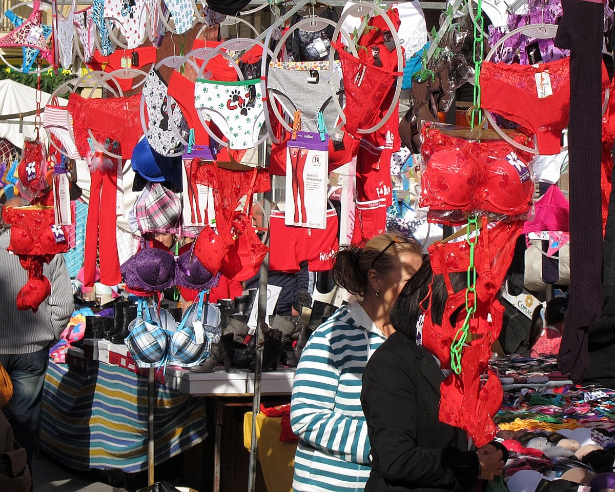 A supposed Italian tradition says that wearing red underwear on